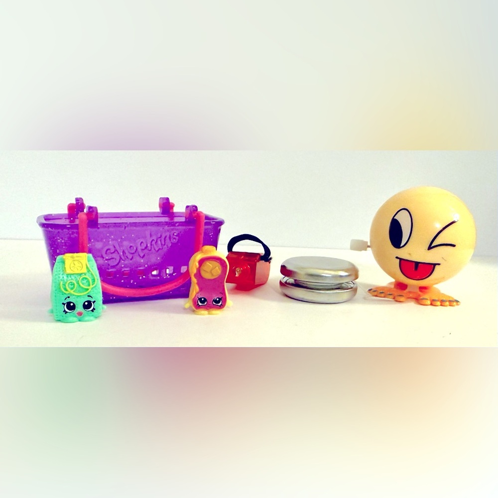 Assorted Small Toy Lot Including Shopkins